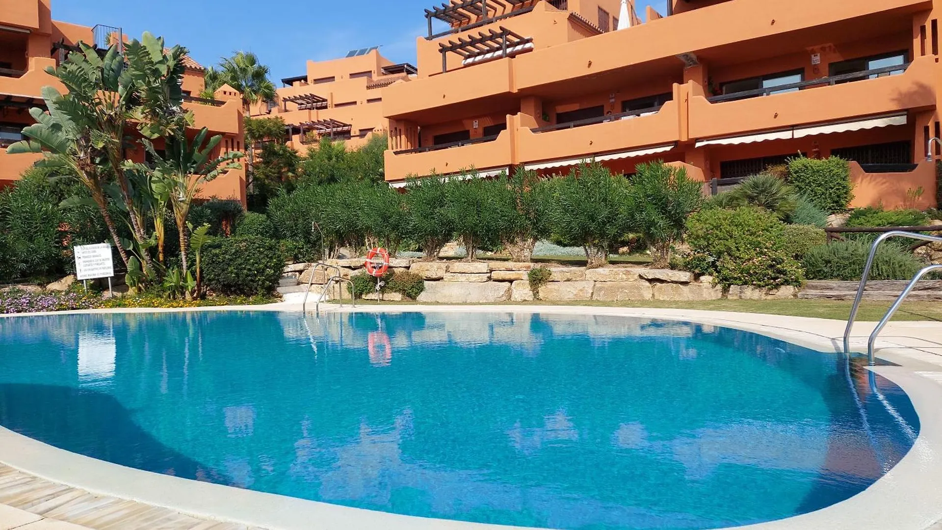 Jardines, Piscina Y Mar Apartman Estepona